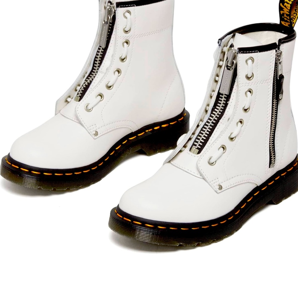 BNIB Dr. Marten’s 1460 Double Zip White Sendal Full Grain Leather Boots